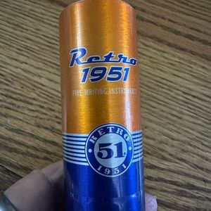 Vintage RETRO 51 1951 white lacquer Pen Twist used once. See dent in case